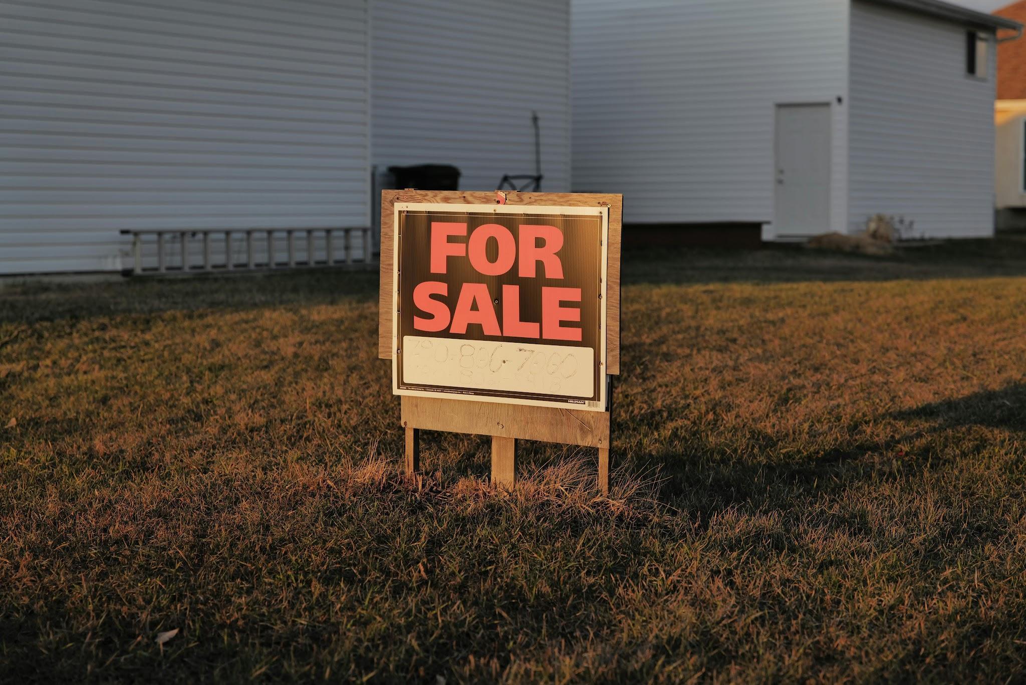 Why Yard Sign Size Matters For Your Salt Lake City Listing